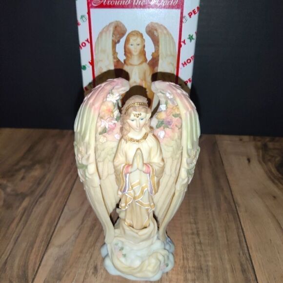 House of Lloyd Christmas Around The World 1998 ANGEL'S EMBRACE #530953 - Picture 5 of 9